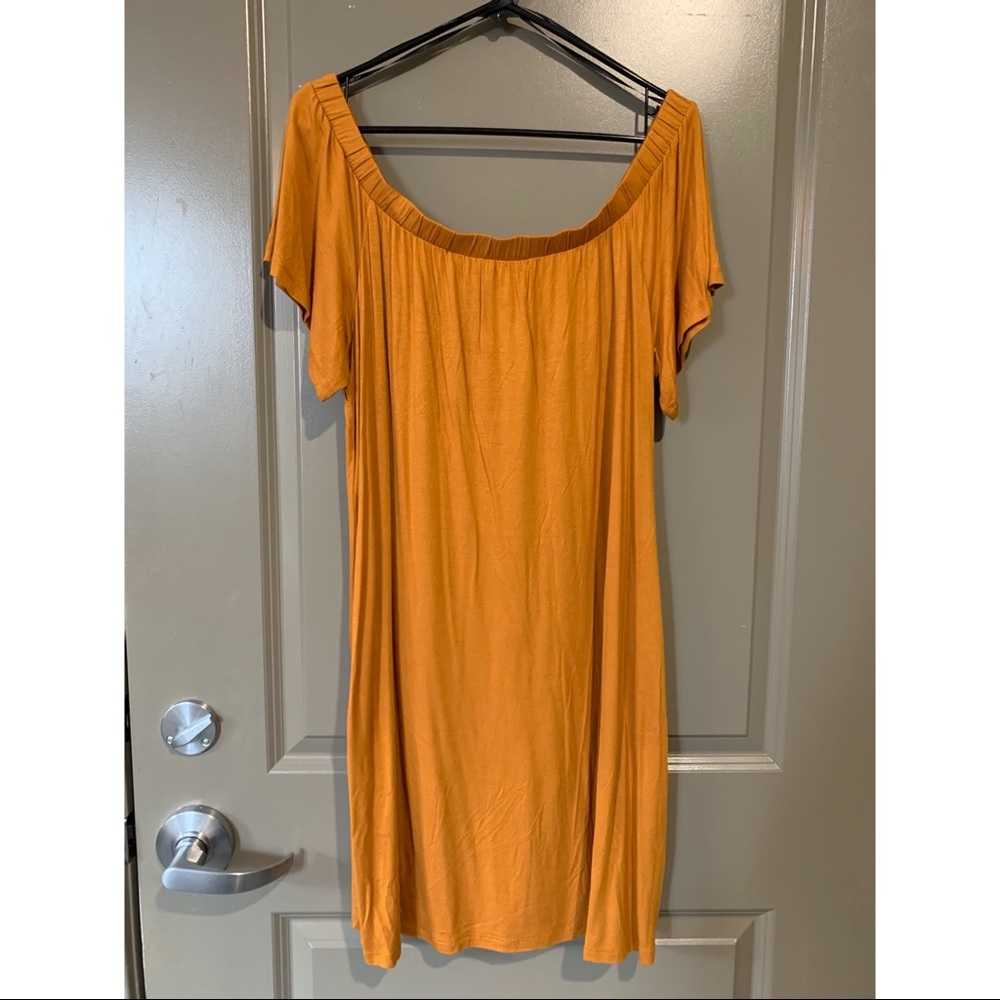 Plus Size - Off The Shoulder Dress
